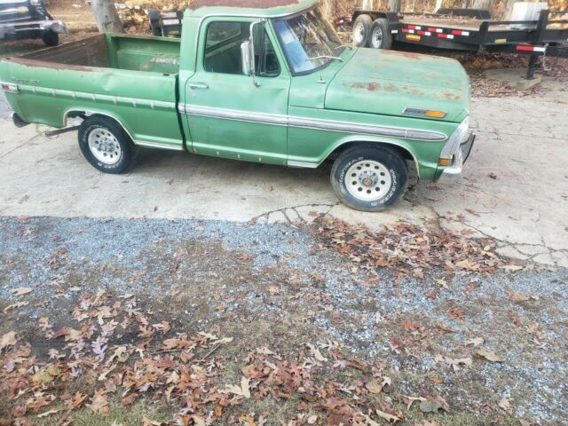 1972 Green Ford F-100 Standard Cab Pickup