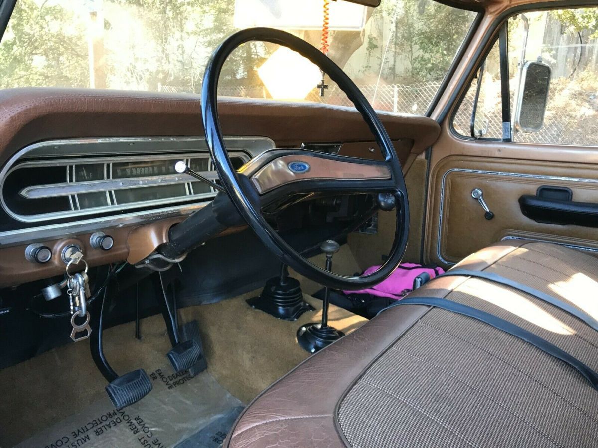 1972 Ford F-100 Standard Cab Pickup