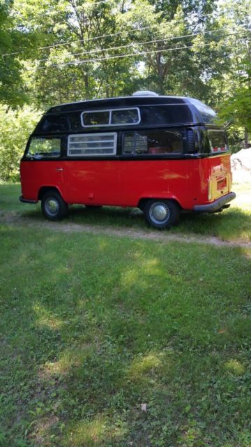 1972 BLACK / RED Volkswagen Bus/Vanagon Van Camper