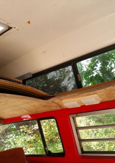 1972 BLACK / RED Volkswagen Bus/Vanagon Van Camper