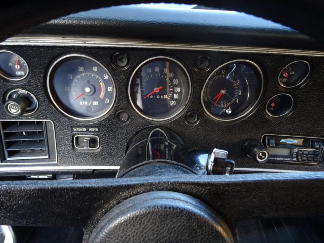 1972 White Black Stripes Chevrolet Chevelle Coupe