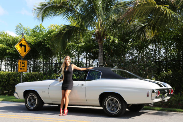 1972 White Black Stripes Chevrolet Chevelle Coupe