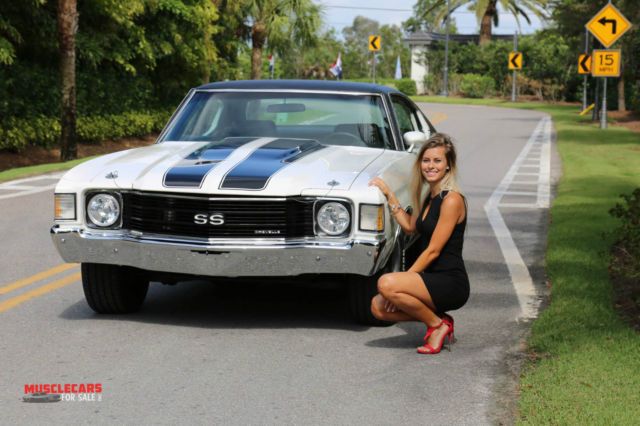 1972 White Black Stripes Chevrolet Chevelle Coupe