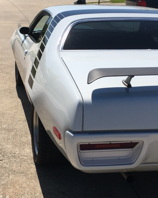 1972 White Plymouth Satellite Coupe