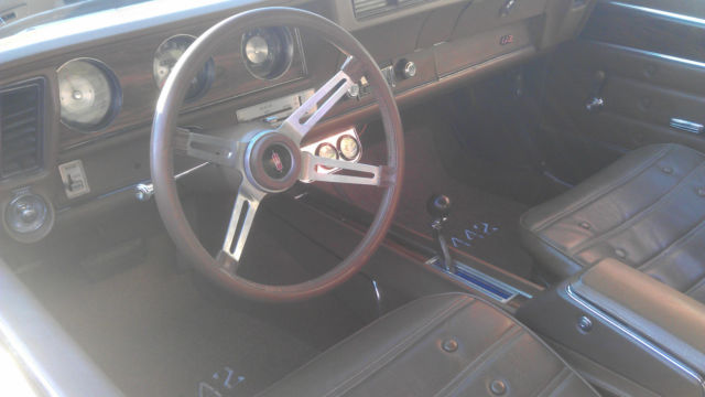 1972 Gold Oldsmobile Cutlass Coupe