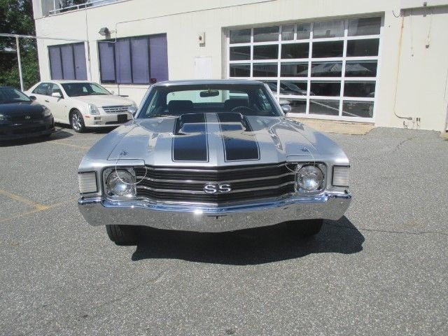 1972 Silver Chevrolet Chevelle Coupe
