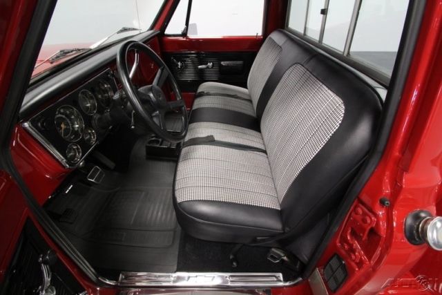 1972 Red Chevrolet C10