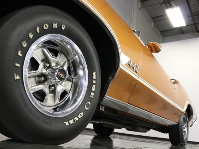 1972 Blue Oldsmobile Cutlass