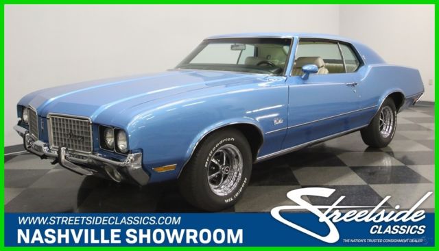 1972 White Oldsmobile Cutlass