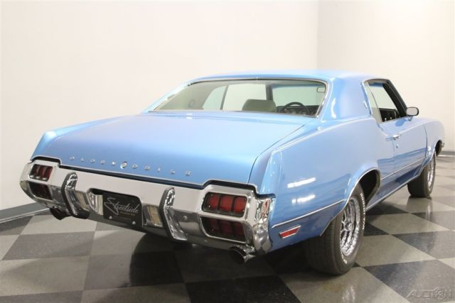 1972 White Oldsmobile Cutlass