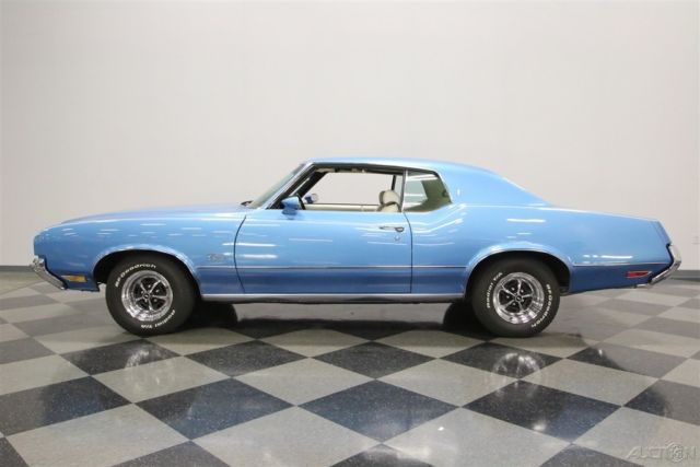 1972 White Oldsmobile Cutlass