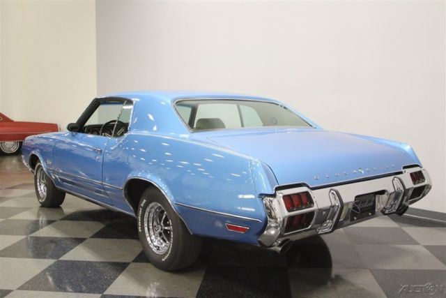 1972 White Oldsmobile Cutlass