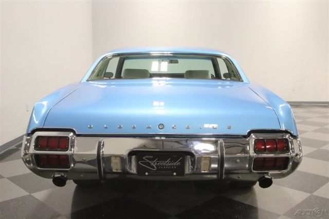 1972 White Oldsmobile Cutlass