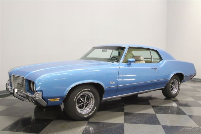 1972 White Oldsmobile Cutlass