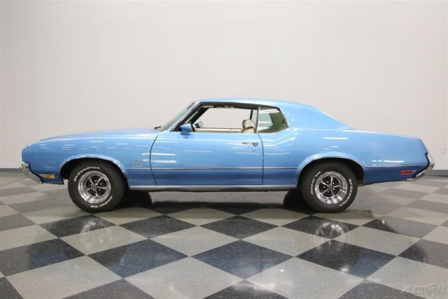 1972 White Oldsmobile Cutlass