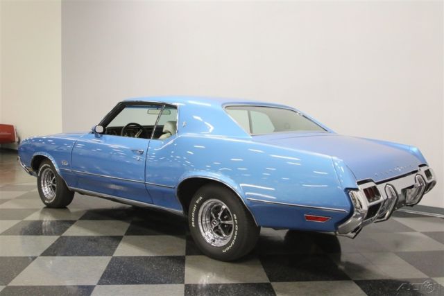 1972 White Oldsmobile Cutlass