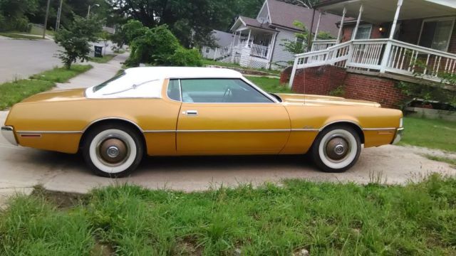 1972 Yellow Ford Thunderbird Coupe