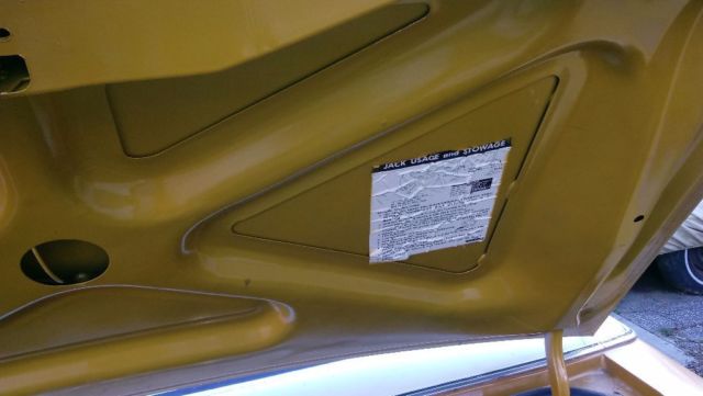 1972 Yellow Ford Thunderbird Coupe