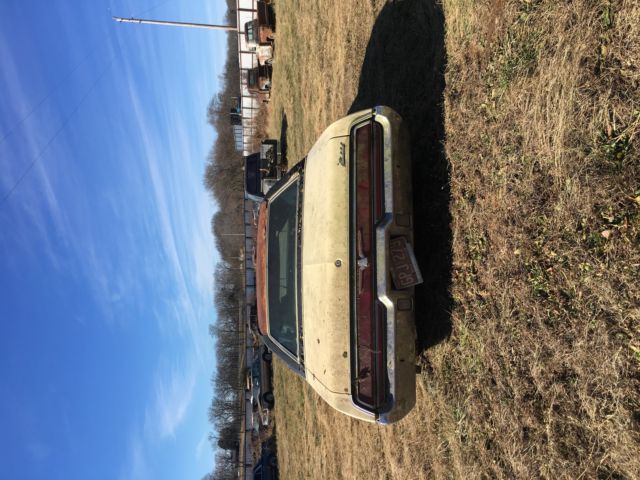 1972 Yellow Ford Thunderbird Coupe