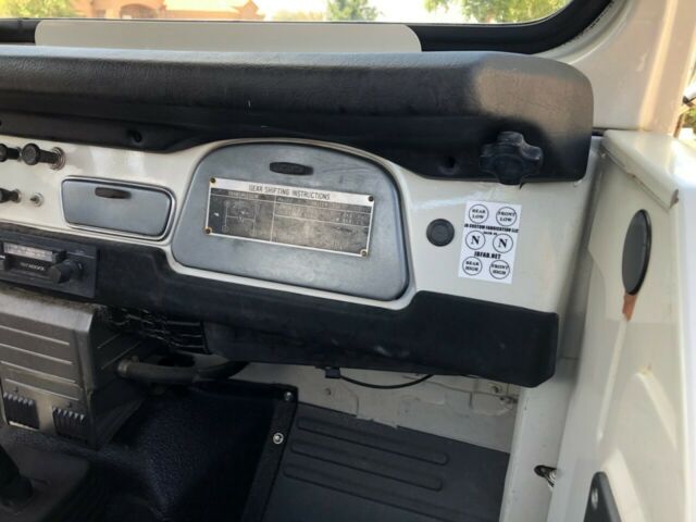 1972 White Toyota FJ Cruiser SUV