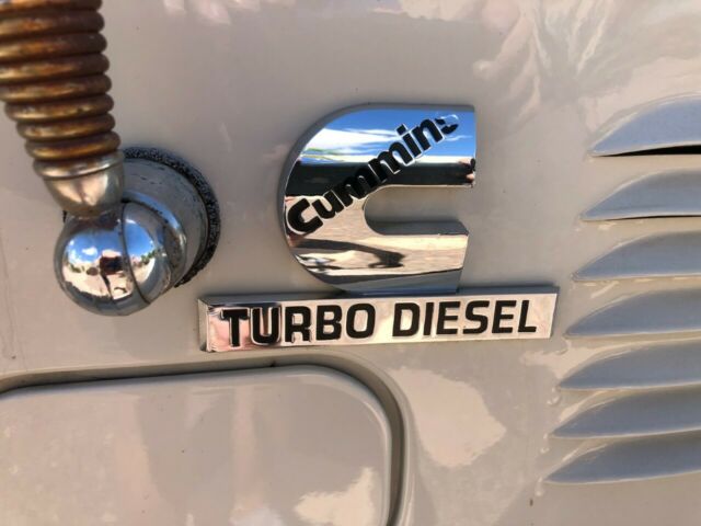 1972 White Toyota FJ Cruiser SUV