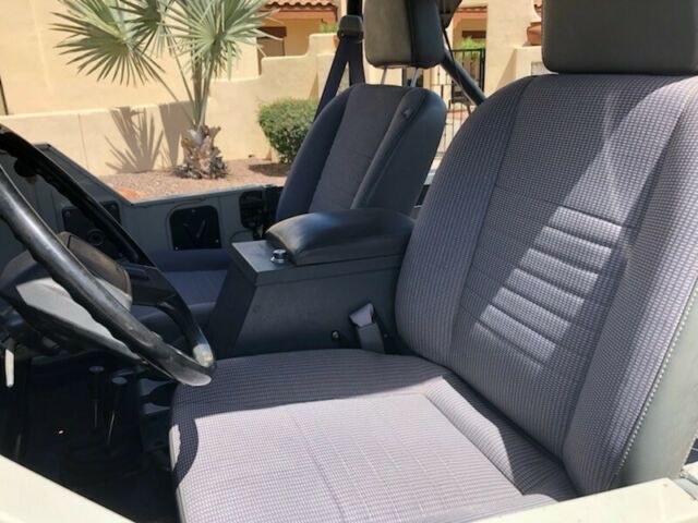 1972 White Toyota FJ Cruiser SUV