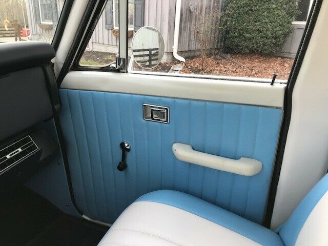 1972 Blue Toyota FJ Cruiser SUV
