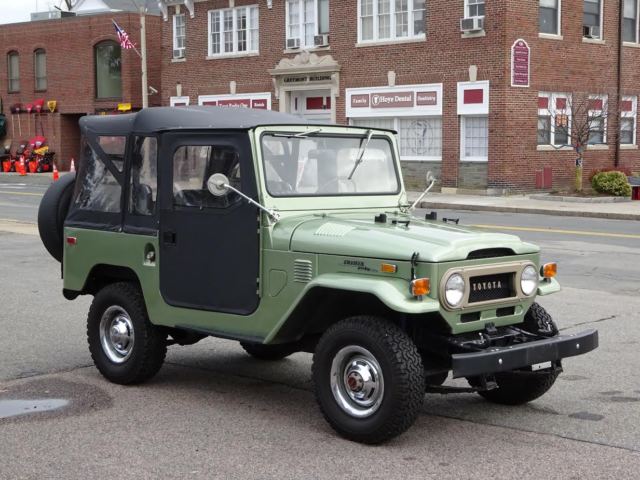 1972 Rhone Green  Toyota FJ Cruiser