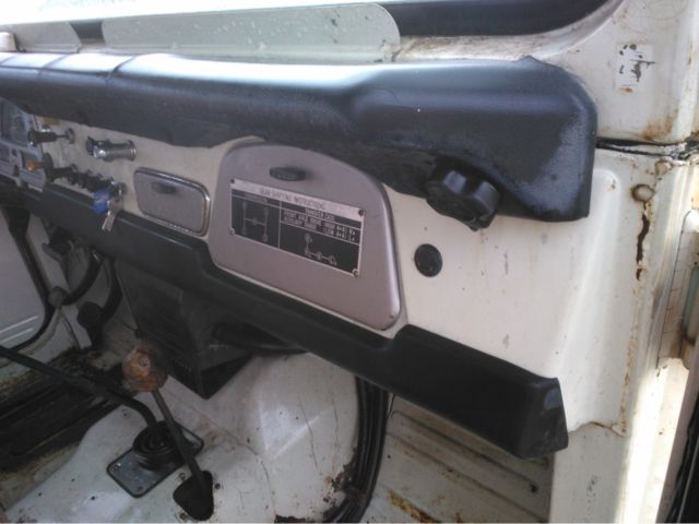 1972 White Toyota Land Cruiser SUV