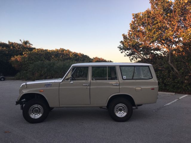 1972 Dune Beige/Bone White Toyota Land Cruiser SUV