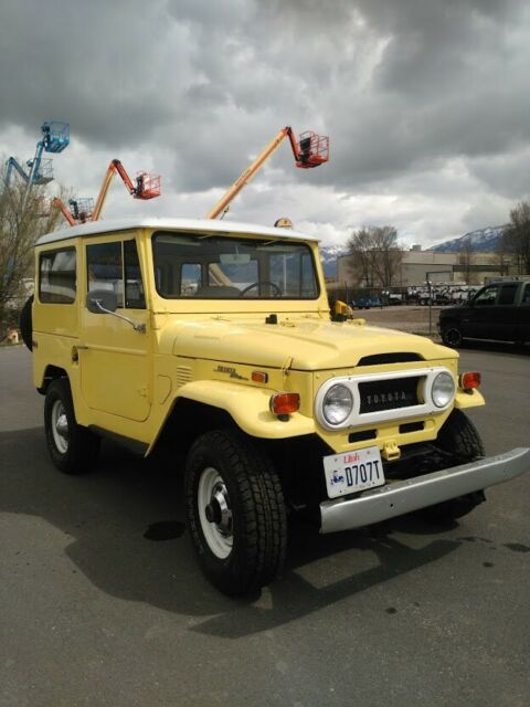 1972 Yellow Toyota Land Cruiser
