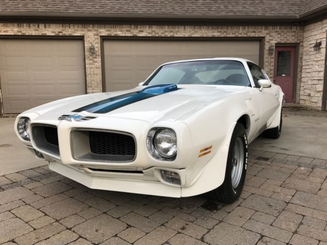 1972 White Pontiac Trans Am Coupe