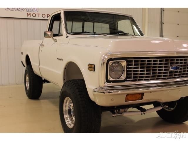 1972 White Chevrolet C/K Pickup 1500