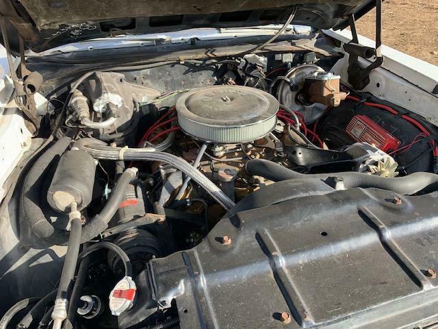 1972 White Oldsmobile Custom Cruiser