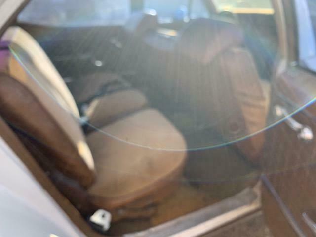 1972 White Oldsmobile Custom Cruiser