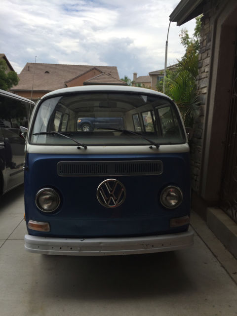 1972 Blue Volkswagen Bus/Vanagon