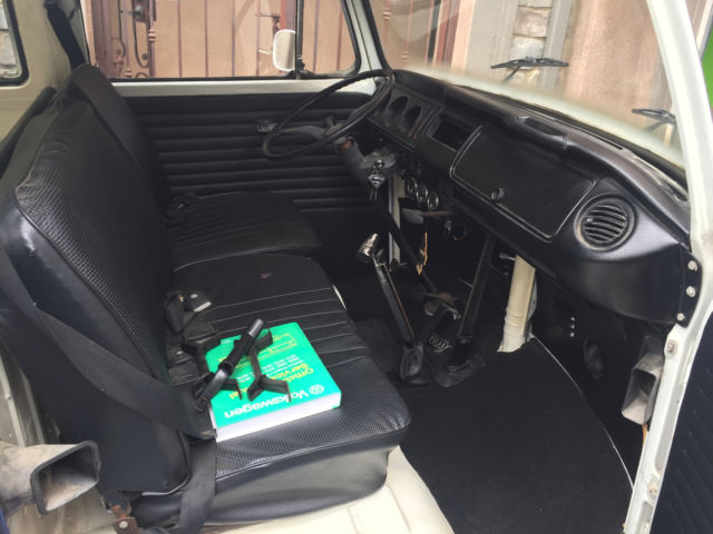 1972 Blue Volkswagen Bus/Vanagon