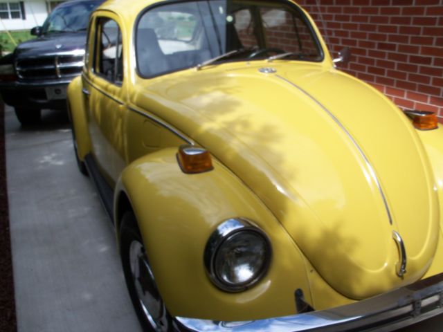 1972 Yellow Volkswagen Beetle - Classic