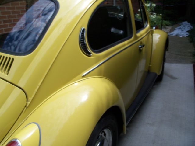 1972 Yellow Volkswagen Beetle - Classic