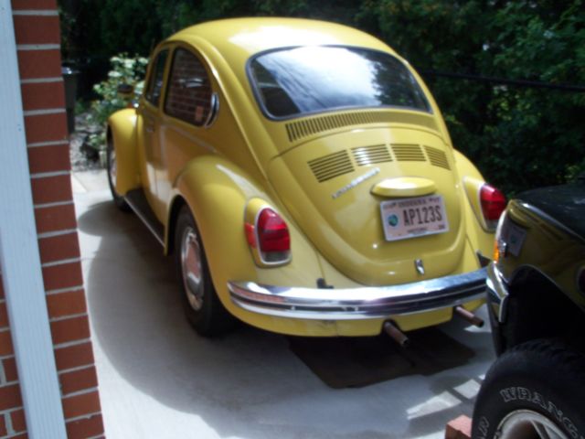 1972 Yellow Volkswagen Beetle - Classic