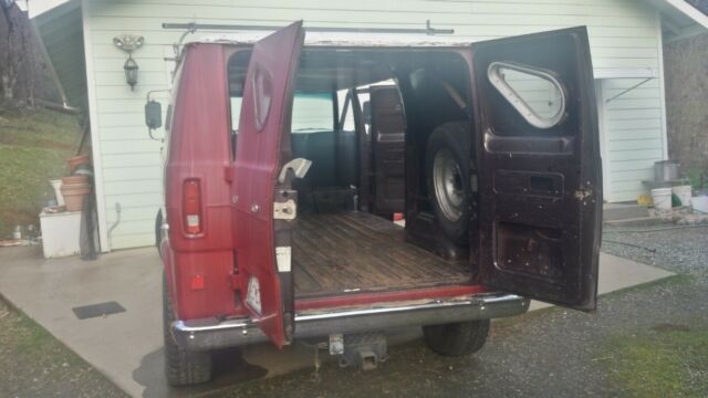 1973 Red Ford E-Series Van Van