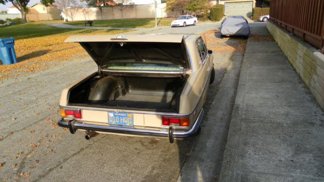 1973 Tan Mercedes-Benz 200-Series Coupe