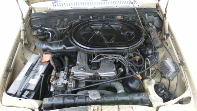 1973 Tan Mercedes-Benz 200-Series Coupe