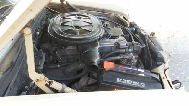 1973 Tan Mercedes-Benz 200-Series Coupe