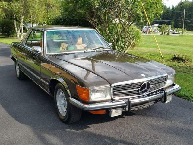 1973 brown enamel Mercedes-Benz 400-Series Sedan