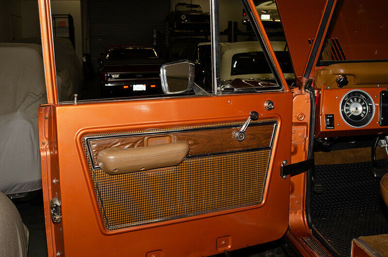 1973 Bronze Ford Bronco SUV