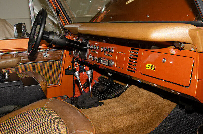 1973 Bronze Ford Bronco SUV