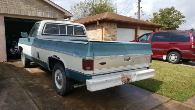1973 Blue Chevrolet Cheyenne Truck