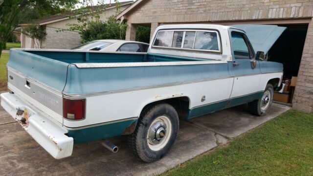 1973 Blue Chevrolet Cheyenne Truck