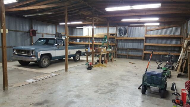 1973 Blue Chevrolet Cheyenne Truck